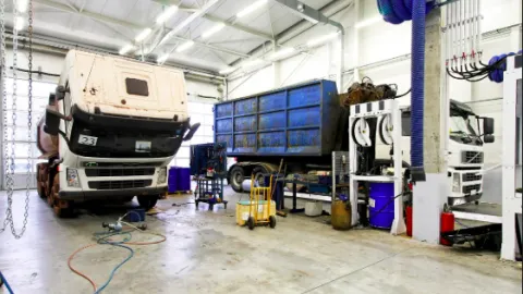 Lusaka Auto Body & Truck Collision Repair Centre – Trusted Experts in Panel Beating and Spray Painting in Zambia